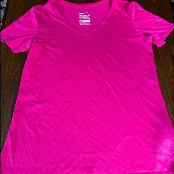 Woman’s Nike dri fit athletic top - Picture 1 of 6